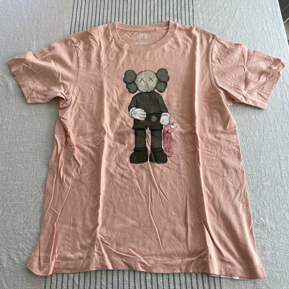 KAWS x Uniqlo Companion Tee Pink Size M